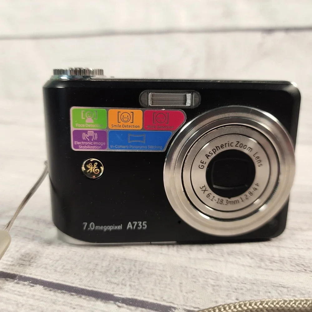 GE A735 Digital Camera 7.0MP Black 3x Optical Zoom with 2GB SD Card Y2K Digicam